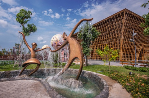 Thế giới hiện đại giữa lòng Grand World với phong cảnh nước Ý được tái hiện giữa phương đông. Ảnh: Đ.H Thế giới hiện đại giữa lòng Grand World với phong cảnh nước Ý được tái hiện giữa phương Đông - Ảnh: Đ.H