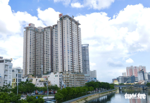 Vụ tạm dừng giao dịch khu đất 132 Bến Vân Đồn: Phát Đạt lên tiếng, cư dân hoang mang - Ảnh 2. Khu đất 132 Bến Vân Đồn nằm ở vị trí đắc địa, cách quận trung tâm TP.HCM bởi cây cầu Ông Lãnh - Ảnh: T.T.D
