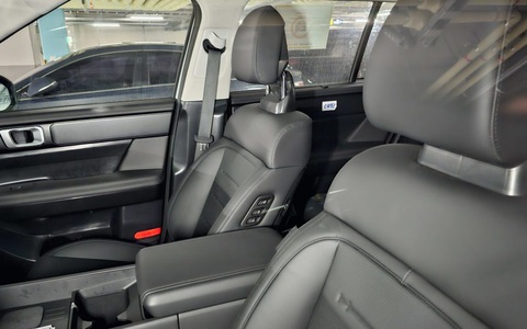 Thêm ảnh thực tế Hyundai Santa Fe mới và chi tiết nội thất - Ảnh 10. Thêm ảnh thực tế Hyundai Santa Fe mới và chi tiết nội thất - Ảnh 10.