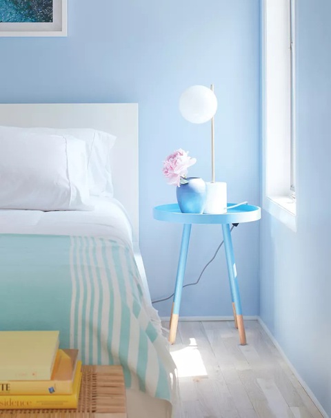 8 màu pastel tốt nhất năm 2023 của các nhà thiết kế nội thất - Ảnh 10. Quyến rũ sắc màu xanh tím nhạt của hoa periwinkle - Ảnh: BENJAMIN MOORE/BHG