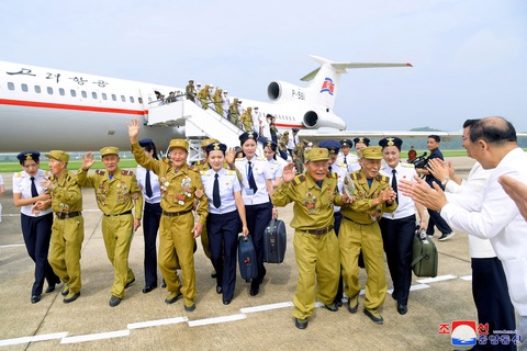 Cựu binh đến Bình Nhưỡng tham dự lễ kỉ niệm 70 năm ký hiệp định đình chiến trong chiến tranh Triều Tiên, ngày 25-7 - Ảnh: KCNA Cựu binh đến Bình Nhưỡng tham dự lễ kỷ niệm 70 năm ký hiệp định đình chiến trong chiến tranh Triều Tiên, ngày 25-7 - Ảnh: KCNA