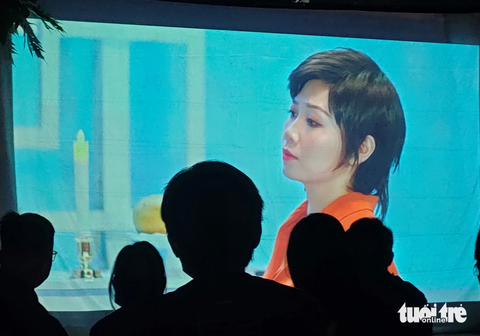 Huỳnh Ly trong dự án kịch thể nghiệm Bức chân dung - Ảnh: LINH ĐOAN Huỳnh Ly trong dự án kịch thể nghiệm Bức chân dung - Ảnh: LINH ĐOAN