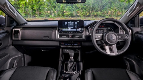 Mitsubishi Triton đời mới chính thức ra mắt - Ảnh 4. Nội thất Triton hứa hẹn cũng sẽ xuất hiện lại trên Nissan Navara nhưng với một số điểm khác biệt riêng - Ảnh: Drive