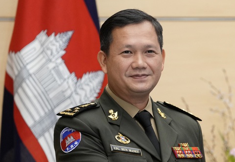 Đại tướng Hun Manet - con trai cả của ông Hun Sen - nhiều khả năng sẽ thay cha làm thủ tướng trong vài tuần tới - Ảnh: AFP Đại tướng Hun Manet - phó tổng tư lệnh kiêm tư lệnh lục quân Quân đội Hoàng gia Campuchia và là con trai cả của ông Hun Sen - nhiều khả năng sẽ thay cha làm thủ tướng trong vài tuần tới - Ảnh: AFP