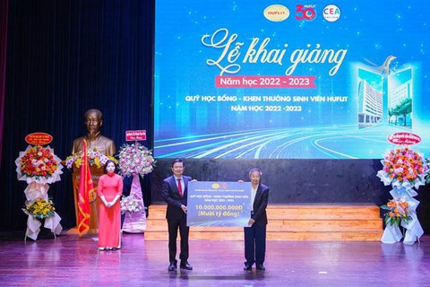 HUFLIT sát cánh cùng thí sinh lựa chọn nguyện vọng xét tuyển - Ảnh 3. Quỹ học bổng - khen thưởng sinh viên HUFLIT năm học 2022 - 2023