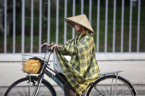 Thời tiết hôm nay 27-6: Nam Bộ mưa tăng cả diện và lượng - Ảnh 1. Hôm nay thời tiết Nam Bộ dự báo sẽ gia tăng mưa - Ảnh: PHƯƠNG QUYÊN