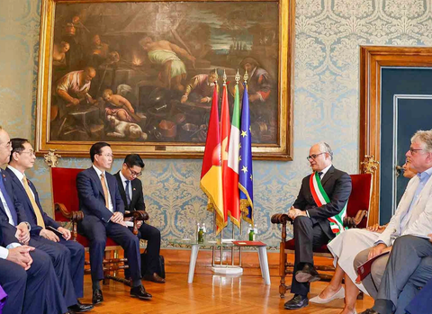 Chủ tịch nước Võ Văn Thưởng gặp Thị trưởng Rome Roberto Gualtieri ngày 26-7 - Ảnh: TTXVN Chủ tịch nước Võ Văn Thưởng gặp Thị trưởng Rome Roberto Gualtieri ngày 26-7 - Ảnh: TTXVN