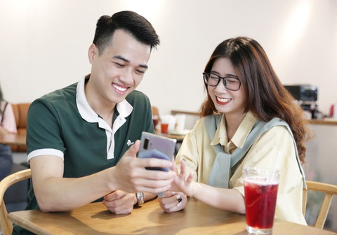 Tiết kiệm 'nguyên tháng' khi gọi taxi, mua vé tàu - xe trên VietABank EzMobile - Ảnh 2. Tiết kiệm 'nguyên tháng' khi gọi taxi, mua vé tàu - xe trên VietABank EzMobile - Ảnh 2.