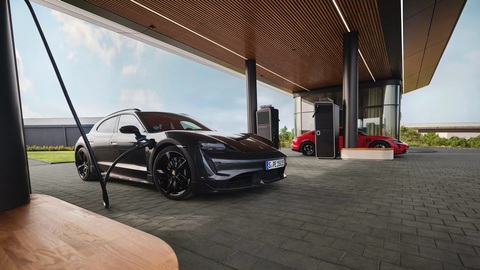 Đây là trạm sạc cực sang chảnh của Porsche - Ảnh 2. Phong cách thiết kế hiện đại và sang trọng của trạm sạc tương xứng với hình ảnh của thương hiệu Đức - Ảnh: Porsche