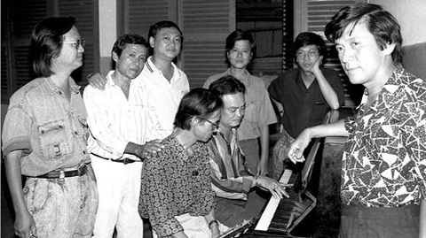 Nhóm Những người bạn giao lưu với bạn đọc báo Tuổi Trẻ tại 161 Lý Chính Thắng, quận 3 (TP.HCM) vào tháng 3-1992 - Ảnh: Nguyễn Công Thành Nhóm Những người bạn giao lưu với bạn đọc báo Tuổi Trẻ tại 161 Lý Chính Thắng, quận 3 (TP.HCM) vào tháng 3-1992 - Ảnh: Nguyễn Công Thành