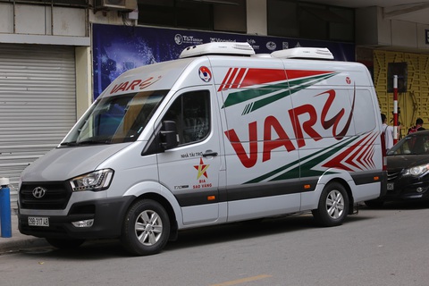 Công nghệ VAR tất bật di chuyển ở vòng 7 V-League 2024 - 2025 - Ảnh 1. Công nghệ VAR tất bật di chuyển ở vòng 7 V-League 2024 - 2025 - Ảnh 1.