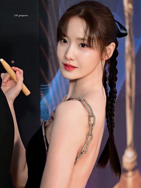 Choáng với khối tài sản khủng của 'em gái quốc dân' YoonA - Ảnh 3. Vẻ đẹp vạn người mê của YoonA