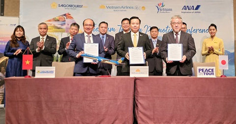 Saigontourist Group đón sinh nhật thứ 48 với kết quả kinh doanh khởi sắc - Ảnh 3. Saigontorist Group cùng Vietnam Airlines đồng tổ chức và ký nhiều hợp tác kinh doanh với các tập đoàn du lịch, hàng không hàng đầu Nhật Bản vào giữa tháng 7 vừa qua