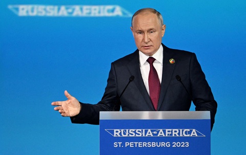 Ông Putin phát biểu khai mạc hội nghị thượng đỉnh Nga - châu Phi tại thành phố St. Petersburg, ngày 27-7 - Ảnh: REUTERS Ông Putin phát biểu khai mạc hội nghị thượng đỉnh Nga - châu Phi tại thành phố St. Petersburg, ngày 27-7 - Ảnh: REUTERS