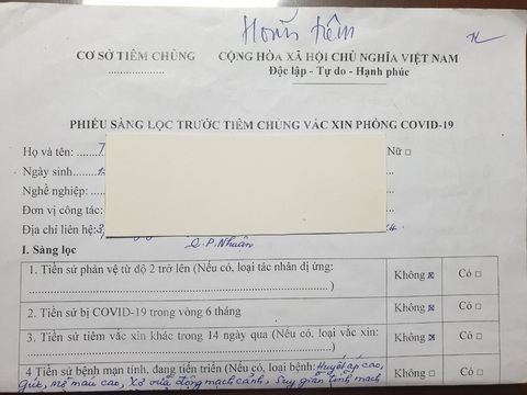Đoạn trường đi tiêm vắc xin - Ảnh 3. Đoạn trường đi tiêm vắc xin - Ảnh 3.
