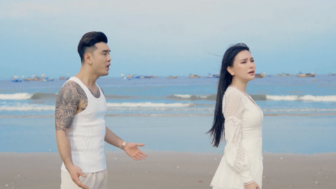 Tái hiện MV 'Mỗi người một nơi' sau 20 năm, nhan sắc Thu Thủy gây chú ý - Ảnh 3. Tuy nhiên vóc dáng, visual của cặp đôi không có nhiều khác biệt mới khiến fan chú ý