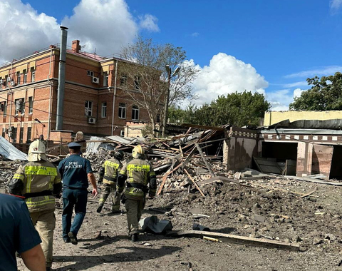 Hiện trường sau vụ Nga bắn rơi tên lửa của Ukraine ở thành phố Taganrog hôm 28-7 - Ảnh: REUTERS/Telegram thống đốc vùng Rostov, ông Vasily Golubev Hiện trường sau vụ Nga bắn rơi tên lửa của Ukraine ở thành phố Taganrog hôm 28-7 - Ảnh: REUTERS/Telegram thống đốc vùng Rostov, ông Vasily Golubev