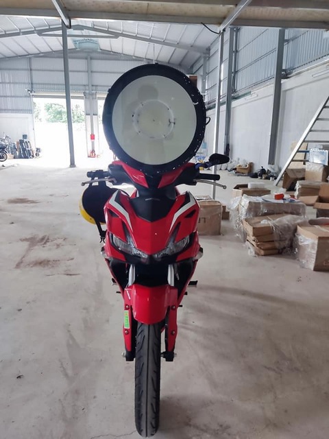 Ảnh vui 30-7: Mỗi một góc nhìn lại có một câu chuyện - Ảnh 3. Chiếc đèn chiếu được tiền kiếp của bạn