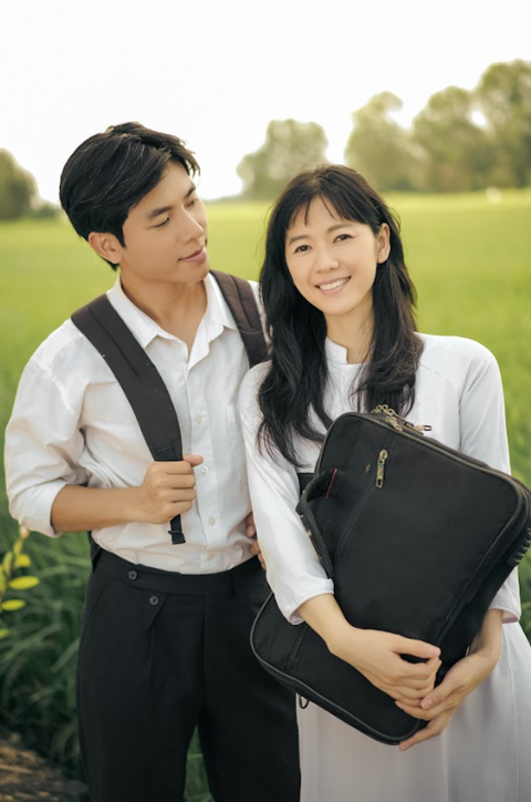 Oanh Kiều "có bầu" với Jack Long trong MV mới - Ảnh 2. Jack Long chia sẻ: "Lần đầu vừa diễn vừa hát với một nghệ sĩ chuyên nghiệp, dày dạn kinh nghiệm như chị Oanh Kiều, tôi cảm thấy khá áp lực"