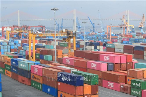 Hàng hóa xuất, nhập khẩu qua cảng Hải Phòng. Ảnh: An Đăng/TTXVN Hàng hóa xuất, nhập khẩu qua cảng Hải Phòng - Ảnh: An Đăng/TTXVN