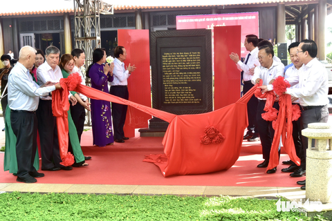 Công bố văn bia Đức Lễ thành hầu Nguyễn Hữu Cảnh - Ảnh 3. Công bố văn bia Đức Lễ thành hầu Nguyễn Hữu Cảnh - Ảnh 3.