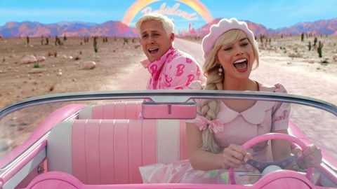 'Búp bê Barbie' không thể 'nhập cảnh' phòng vé Việt - Ảnh 1. Búp bê Barbie phiên bản người thật do Margot Robbie và Ryan Gosling thủ vai bị cấm chiếu