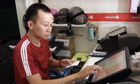 Từ kỹ sư tin học đến ông chủ cửa hàng xổ số tại Bà Rịa-Vũng Tàu - Ảnh 1. Từ kỹ sư tin học đến ông chủ cửa hàng xổ số tại Bà Rịa-Vũng Tàu - Ảnh 1.