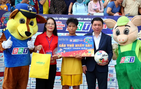 Ông Park Hang Seo dự khán, sân vận động “bùng nổ” - Ảnh 4. Cầu thủ Đỗ Minh Phúc - U13 Vũng Tàu - xuất sắc nhất trận chung kết - Ảnh: Đ.H.