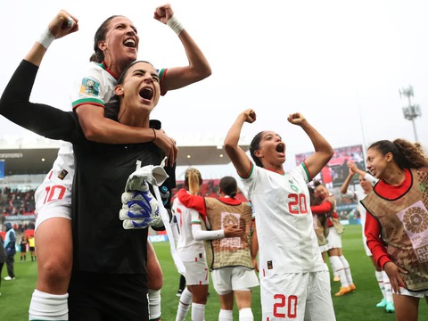 Hàn Quốc thua sốc đội lần đầu dự World Cup - Ảnh 1. Morocco ăn mừng chiến thắng lịch sử - Ảnh: GETTY IMAGES