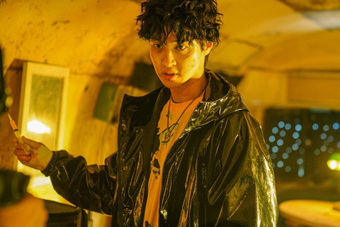 Jang Dong Yoon - Diễn viên tài năng vào showbiz từ lần bắt cướp - Ảnh 5. Jang Dong Yoon gây ấn tượng với vai sát nhân hàng loạt trẻ tuổi - Ảnh: CJ