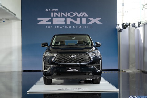 Toyota Innova Cross sắp bán ở Việt Nam: Có gì khác biệt giữa bản máy xăng và hybrid? - Ảnh 2. Thiết kế bên ngoài Toyota Innova thế hệ mới đã thay đổi hoàn toàn, mang đậm dáng dấp của một chiếc SUV. Có thể nhận ra bản máy xăng hay hybrid khi nhìn vào mâm xe - Ảnh: Autospinn