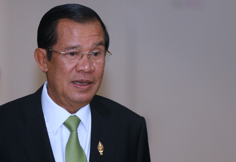 Ông Hun Sen sẽ giám sát đường lối chính trị cho người kế nhiệm - Ảnh 1. Ông Hun Sen - thủ tướng sắp mãn nhiệm ở Campuchia - Ảnh: REUTERS