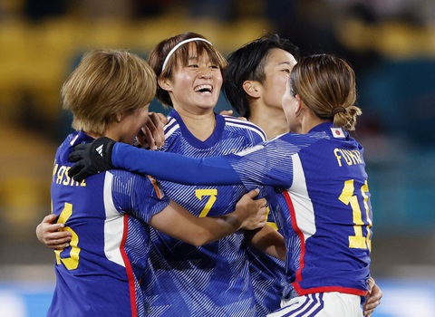 Nhật Bản thắng Tây Ban Nha 4-0 ở World Cup nữ 2023 - Ảnh 1. Niềm vui của các cầu thủ nữ Nhật Bản sau khi ghi bàn vào lưới Tây Ban Nha ở World Cup nữ 2023 - Ảnh: REUTERS