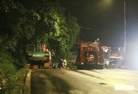 Dầm mưa xuyên đêm tìm kiếm, giải tỏa đất đá vụ sạt lở đèo Bảo Lộc - Ảnh 3. Dự kiến công tác tìm kiếm, giải tỏa hiện trường diễn ra xuyên đêm