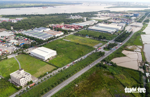 Đường dẫn cầu Phú Mỹ: TP.HCM lên kế hoạch rà soát 646 tỉ đồng - Ảnh 1. Đường dẫn cầu Phú Mỹ - Ảnh: CHÂU TUẤN