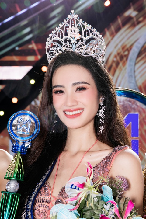 Hoa hậu Huỳnh Trần Ý Nhi mong khán giả tha thứ và cho cơ hội sửa sai - Ảnh: BTC Hoa hậu Huỳnh Trần Ý Nhi mong khán giả tha thứ và cho cơ hội sửa sai - Ảnh: BTC