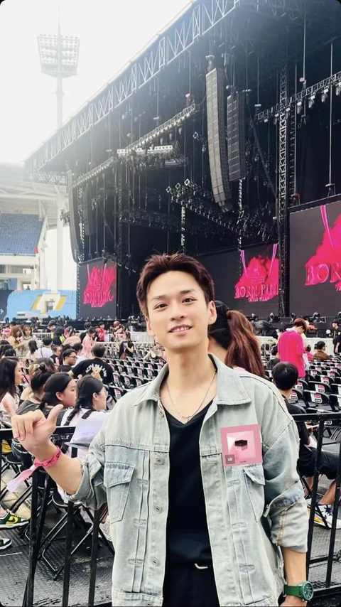 Biểu cảm sao Việt khi 'check in' đêm nhạc Blackpink tại Hà Nội - Ảnh 12. Diễn viên Trần Nghĩa