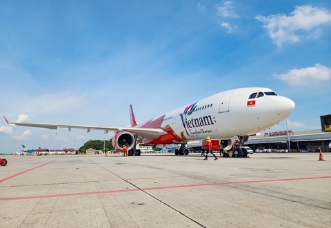 Sáu tháng đầu năm, Vietjet ‘mở rộng bầu trời’, hút khách quốc tế tới Việt Nam - Ảnh 2. Với đội ngũ tàu bay chất lượng, Vietjet tiên phong "mở rộng bầu trời"