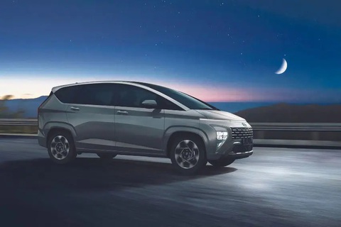 Những mẫu xe đáng chú ý có thể xuất hiện tại triển lãm GIIAS 2023 sắp diễn ra trong tháng 8 - Ảnh 3. 2. Hyundai Stargazer X: Phiên bản SUV hóa của MPV Hyundai Stargazer là một mẫu xe khác đã được xác nhận có mặt tại Indonesia. Phiên bản thử nghiệm của Stargazer X chưa cho thấy nhiều khác biệt của cấu hình SUV hóa với nguyên bản - Ảnh: ZigWheels
