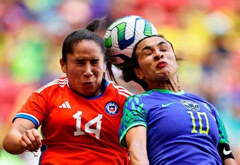 “Pele nữ” thông báo thi đấu kỳ World Cup cuối cùng - Ảnh 3. Cô chỉ ra sân được vài phút, nhưng đã sẵn sàng trở lại - Ảnh: REUTERS