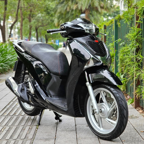"Mua Honda SH tôi thấy đáng tiền” - Ảnh minh họa: NVCC "Mua Honda SH tôi thấy đáng tiền” - Ảnh minh họa: NVCC