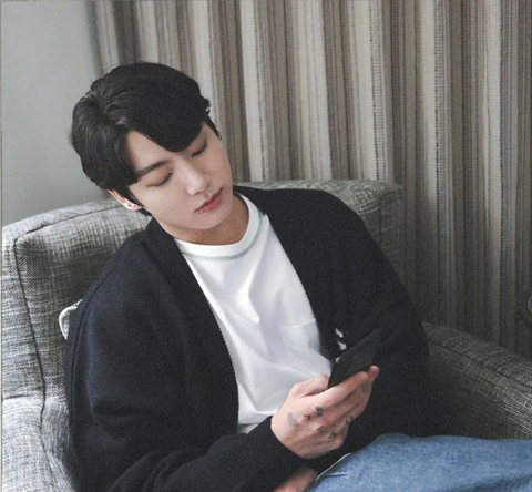 Ca sĩ Jungkook - Ảnh: DISPATCH Ca sĩ Jungkook - Ảnh: DISPATCH