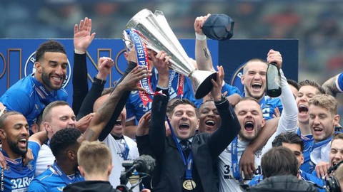 Steven Gerrard đến Ả Rập 'hội ngộ' với Ronaldo, Benzema - Ảnh 1. Steven Gerrard đã giành chức vô địch Scotland với Rangers mùa giải 2020-2021 - Ảnh: GETTY