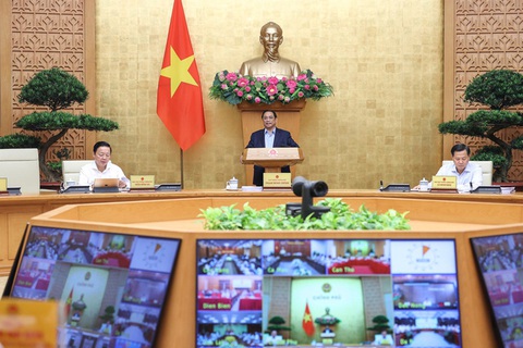 Nhiều chỉ số quan trọng phục hồi, hai kịch bản tăng trưởng GDP cuối năm 2023 - Ảnh 1. Thủ tướng Phạm Minh Chính chủ trì hội nghị trực tuyến Chính phủ với địa phương - Ảnh: VGP
