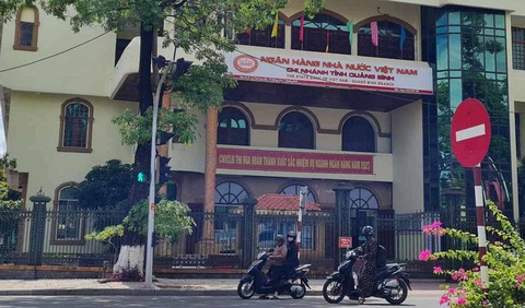 Giám đốc Ngân hàng Nhà nước tỉnh Quảng Bình xin nghỉ hưu trước tuổi - Ảnh 1. Ngân hàng Nhà nước chi nhánh Quảng Bình - nơi ông Hiếu làm giám đốc và vừa xin nghỉ hưu trước tuổi - Ảnh: Q.NAM