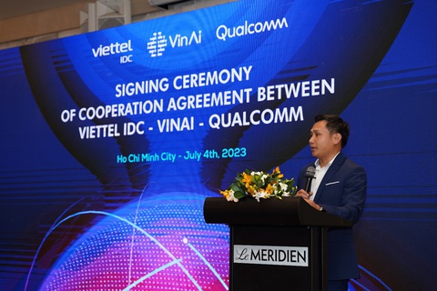 Viettel IDC hợp tác cùng VinAI và Qualcomm đẩy mạnh ứng dụng các giải pháp AI tại Việt Nam - Ảnh 2. Ông Hoàng Văn Ngọc - CEO Viettel IDC - phát biểu tại buổi lễ