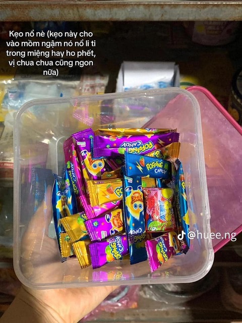 Quầy tạp hóa chứa cả 'bầu trời tuổi thơ' của bà nội - Ảnh 5. Kẹo nổ dành cho những ai muốn đánh thức thanh xuân.