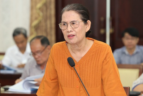 Bà Quách Thu Nguyệt chia sẻ tâm huyết về thư viện số - Ảnh: N.T Bà Quách Thu Nguyệt chia sẻ tâm huyết về thư viện số - Ảnh: N.T.