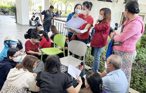 Khách hàng cần được tư vấn đầy đủ, mua bảo hiểm nhân thọ một cách tự nguyện, để hạn chế xảy ra các khiếu nại về sau - Ảnh: BÔNG MAI Khách hàng cần được tư vấn đầy đủ, mua bảo hiểm nhân thọ một cách tự nguyện, để hạn chế xảy ra các khiếu nại về sau - Ảnh: BÔNG MAI