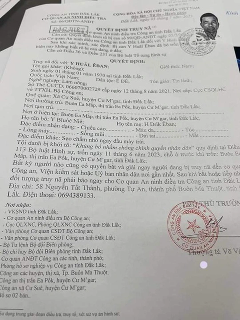 Quyết định truy nã tội “khủng bố nhằm chống chính quyền nhân dân” theo điều 113 Bộ luật Hình sự đối với Y Huăl Ê Ban (53 tuổi, dân tộc Ê Đê, trú Buôn Ea Mắp, thị trấn Ea Pốk, Cư M’gar) - C.A. Quyết định truy nã tội “khủng bố nhằm chống chính quyền nhân dân” theo điều 113 Bộ luật Hình sự đối với Y Huăl Ê Ban (53 tuổi, dân tộc Ê Đê, trú Buôn Ea Mắp, thị trấn Ea Pốk, Cư M’gar) - C.A.